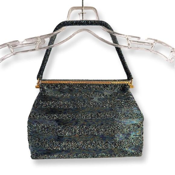 Vintage Beaded Handbag With Scalloped Hinged Closure And Gold Plating - Picture 2 of 6
